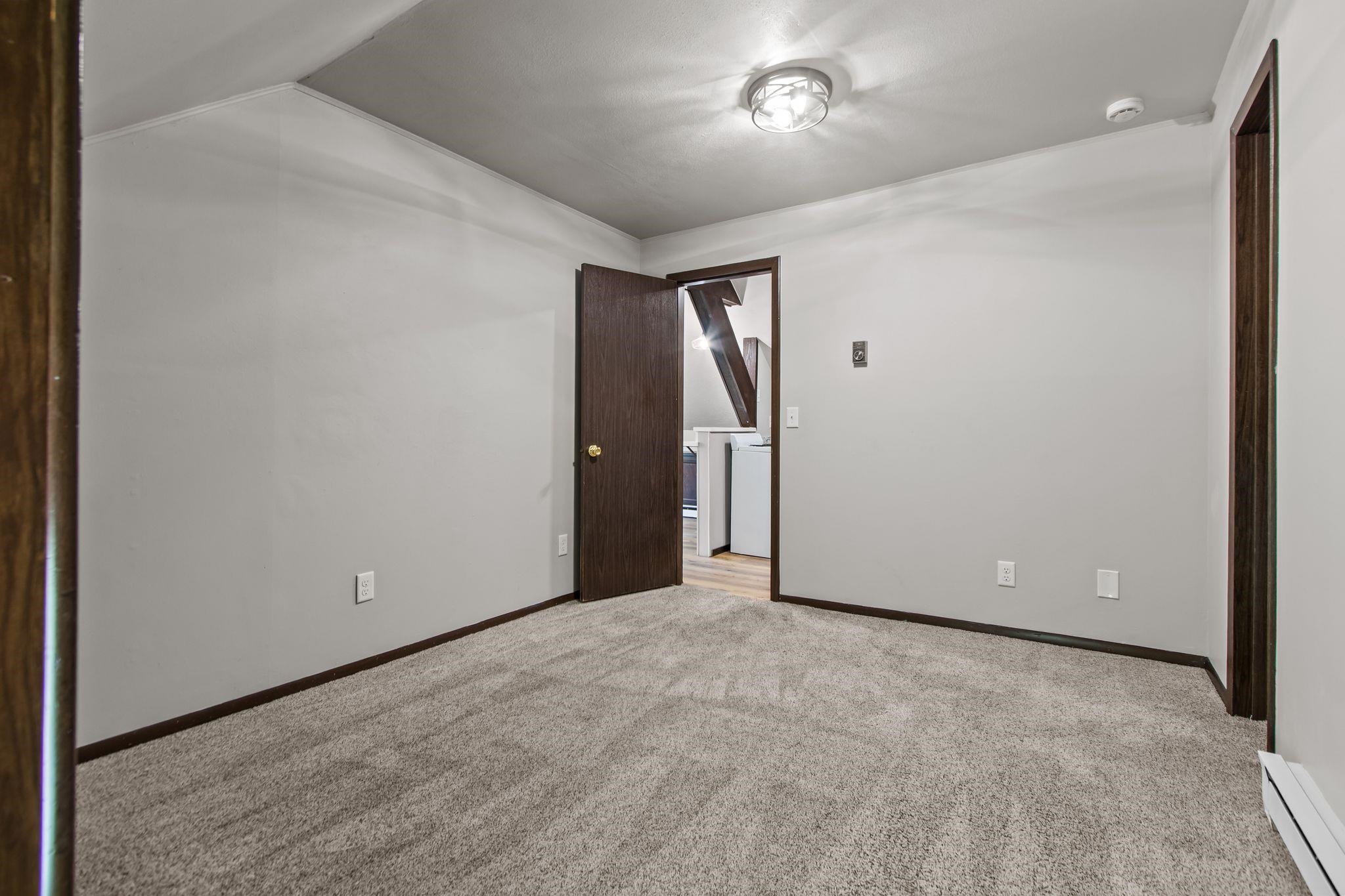 1903 East Apple Creek Road Appleton, WI 54913 - Photo 13 of 59