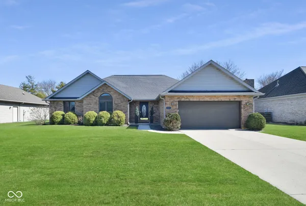 $309,500 | 700 South Buckingham Road, Yorktown, IN 47396