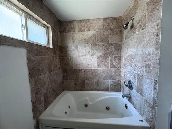 $1,250 | 2700 Clover Street, New Orleans, LA 70122