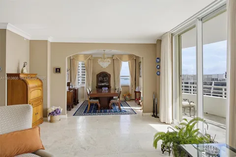$1,650,000 | 888 Brickell Key Drive, Unit 1903, Miami, FL 33131