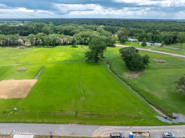 $599,000 | 5305 Belvedere E Drive, Youngsville, LA 70592