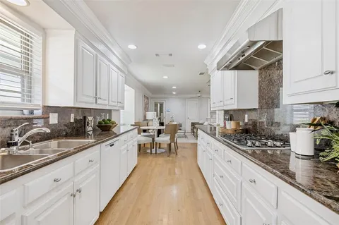 $1,100,000 | 5322 West Mockingbird Lane, Dallas, TX 75209