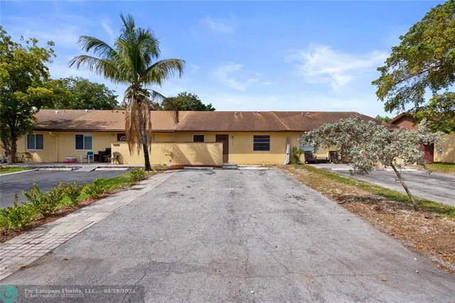 $2,300 | 4325 Northwest 5th Avenue, Deerfield Beach, FL 33064