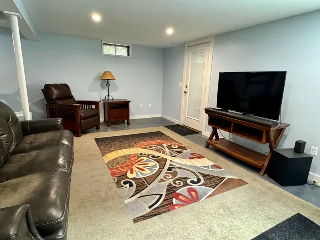 $2,300 | 11 Sugar Wood Lane, Grantham, NH 03753