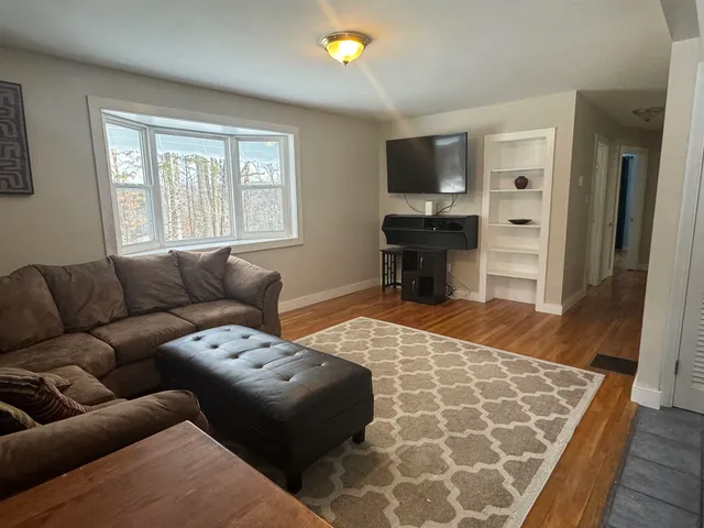 $2,300 | 11 Sugar Wood Lane, Grantham, NH 03753