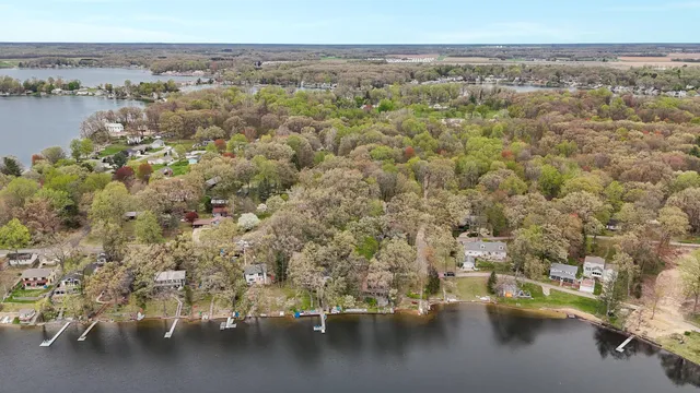 $265,000 | 6 Forest Road, Dowagiac, MI 49047