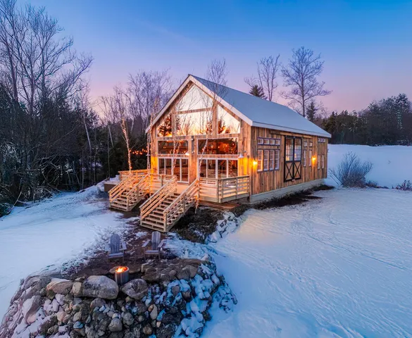 $1,000,000 | 580 Cross Road, Londonderry, VT 05155