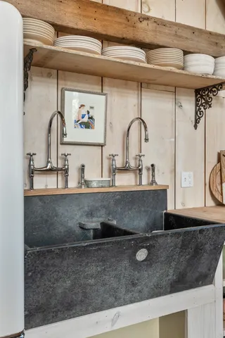 $1,000,000 | 580 Cross Road, Londonderry, VT 05155