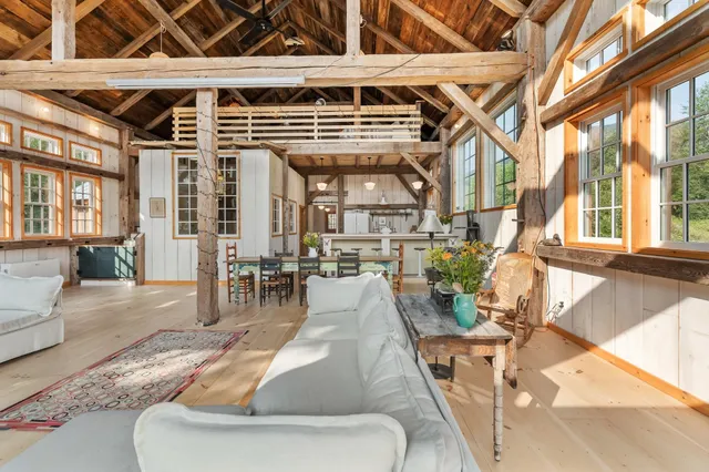 $1,000,000 | 580 Cross Road, Londonderry, VT 05155