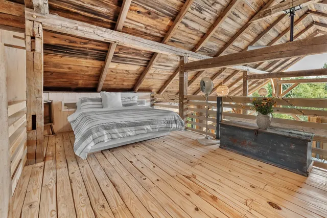 $1,000,000 | 580 Cross Road, Londonderry, VT 05155