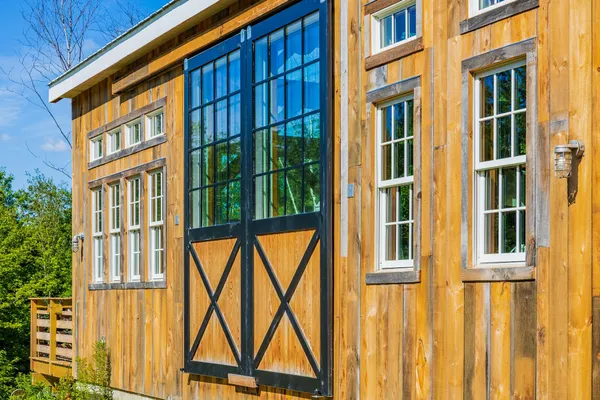 $1,000,000 | 580 Cross Road, Londonderry, VT 05155