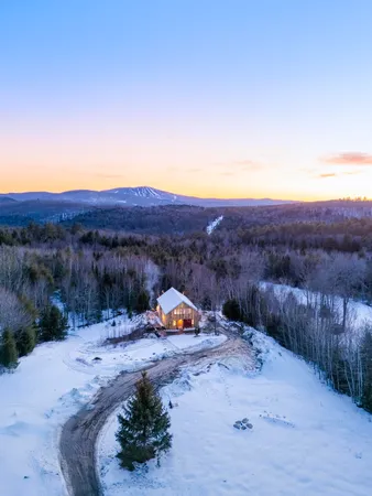 $1,000,000 | 580 Cross Road, Londonderry, VT 05155