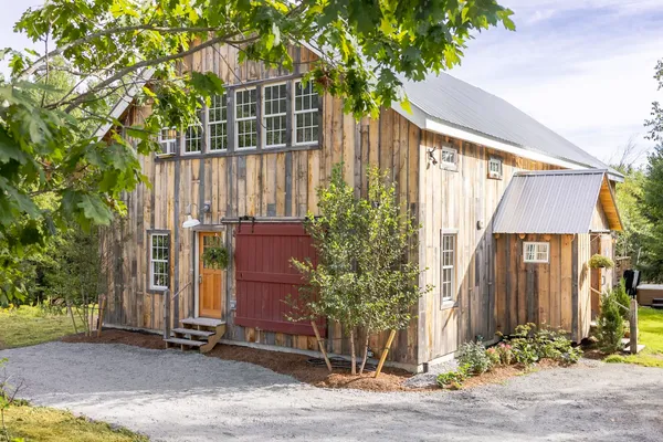 $1,000,000 | 580 Cross Road, Londonderry, VT 05155