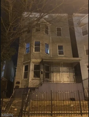 $2,100 | 133 Elizabeth Avenue, Newark, NJ 07108