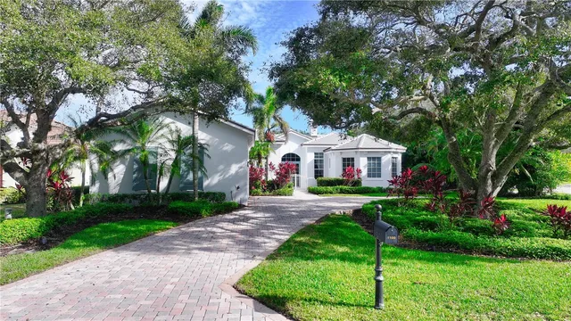 $1,895,000 | 1100 Baywood Drive, Vero Beach, FL 32963