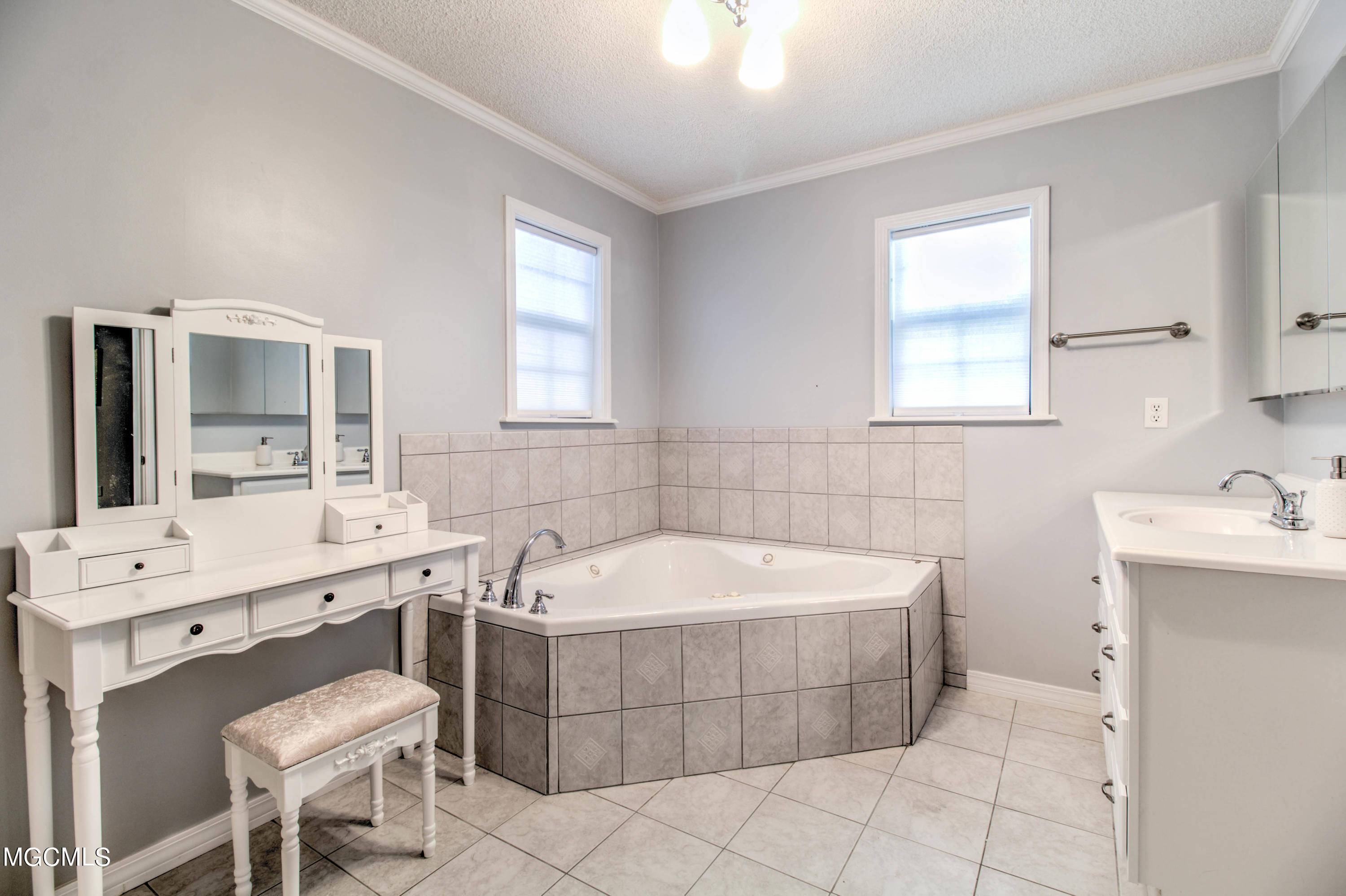 7901 Peabody Road Ocean Springs, MS 39564 - Photo 10 of 24 IMG_7152_3_4