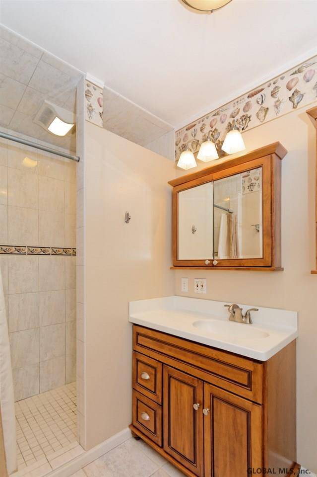 16 Aspinwall Road Colonie, NY 12211 - Photo 17 of 25 Photo 17