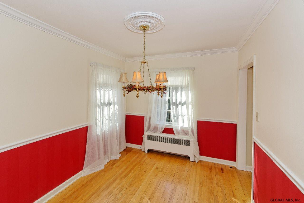 16 Aspinwall Road Colonie, NY 12211 - Photo 10 of 25 Photo 10