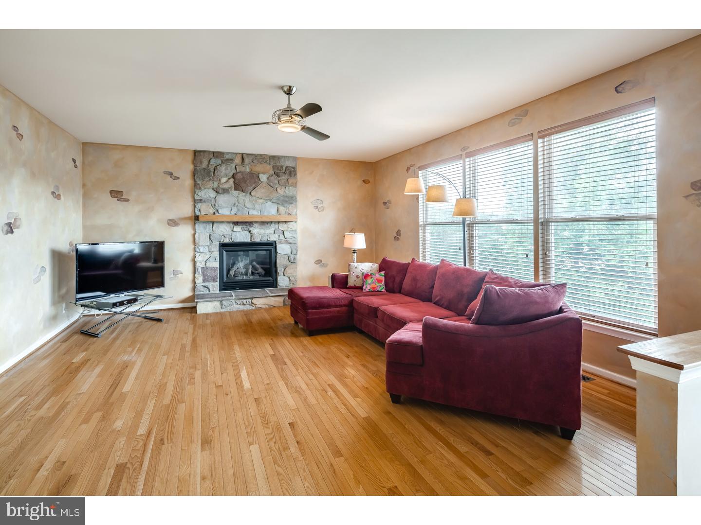 2320 Dale Road Huntingdon Valley, PA 19006 - Photo 3 of 25