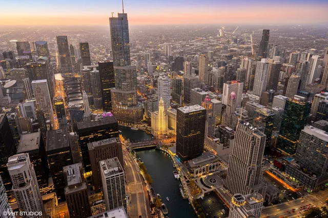 $7,999,000 | 363 East Wacker Drive, Unit 9101, Chicago, IL 60601