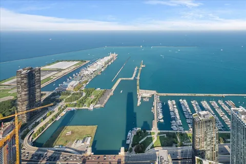 $7,999,000 | 363 East Wacker Drive, Unit 9101, Chicago, IL 60601