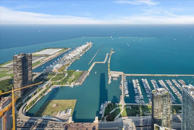 $7,999,000 | 363 East Wacker Drive, Unit 9101, Chicago, IL 60601