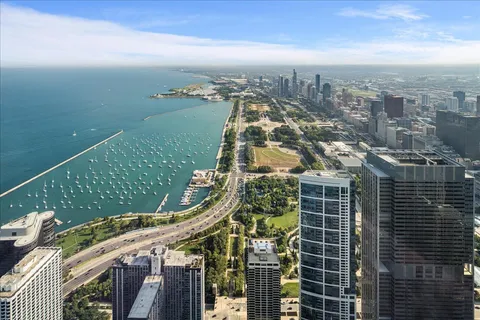 $7,999,000 | 363 East Wacker Drive, Unit 9101, Chicago, IL 60601