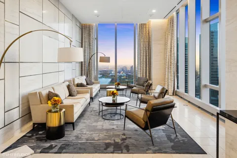 $7,999,000 | 363 East Wacker Drive, Unit 9101, Chicago, IL 60601