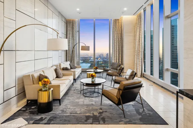 $7,999,000 | 363 East Wacker Drive, Unit 9101, Chicago, IL 60601