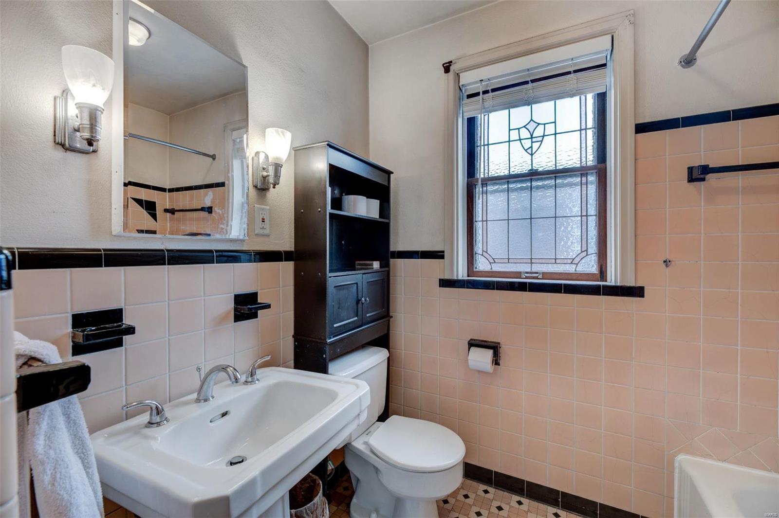 5605 Rosa Avenue St. Louis, MO 63109 - Photo 11 of 22 Gallery Image 11