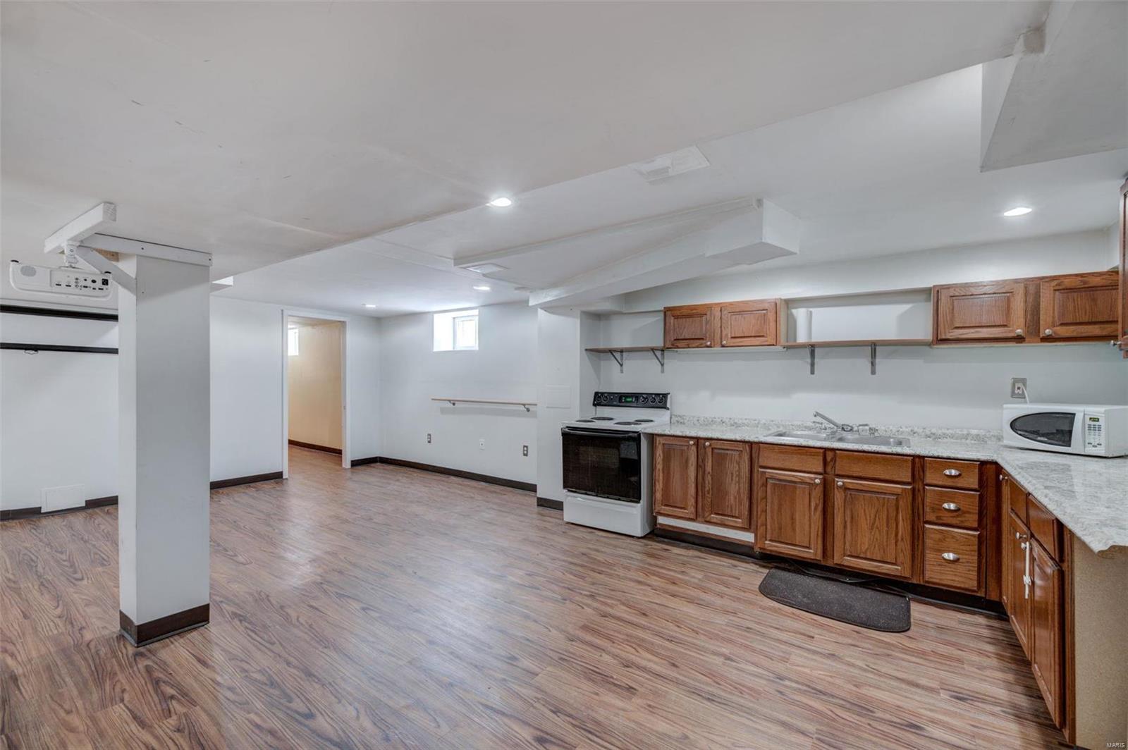 5605 Rosa Avenue St. Louis, MO 63109 - Photo 15 of 22 Gallery Image 15