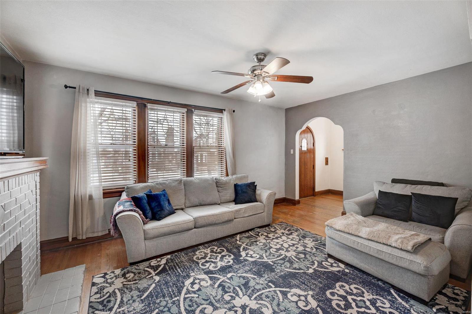 5605 Rosa Avenue St. Louis, MO 63109 - Photo 4 of 22 Gallery Image 4