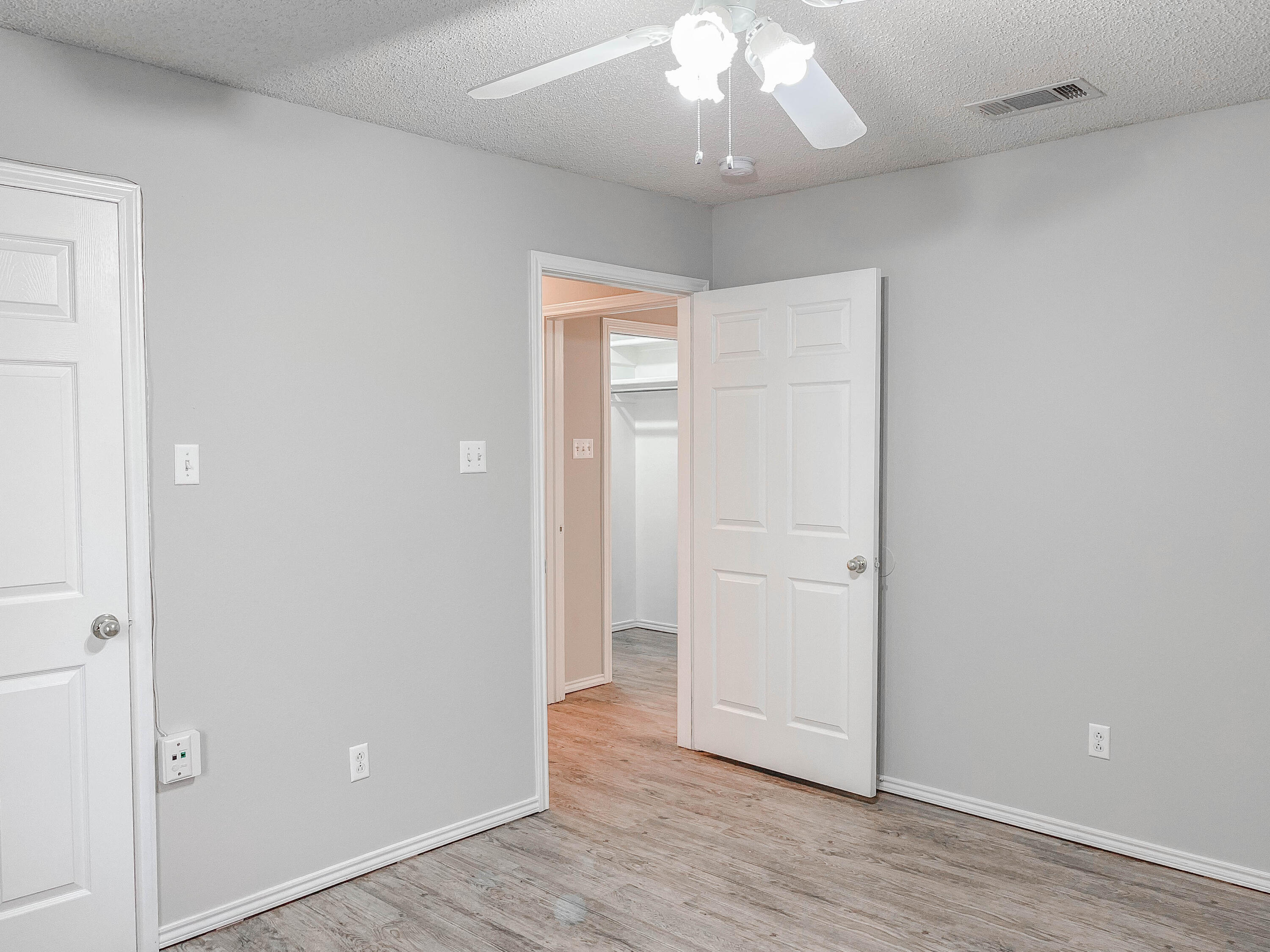 6712 4th Street, Unit B Lubbock, TX 79416 - Photo 7 of 10 IMG_5826-2
