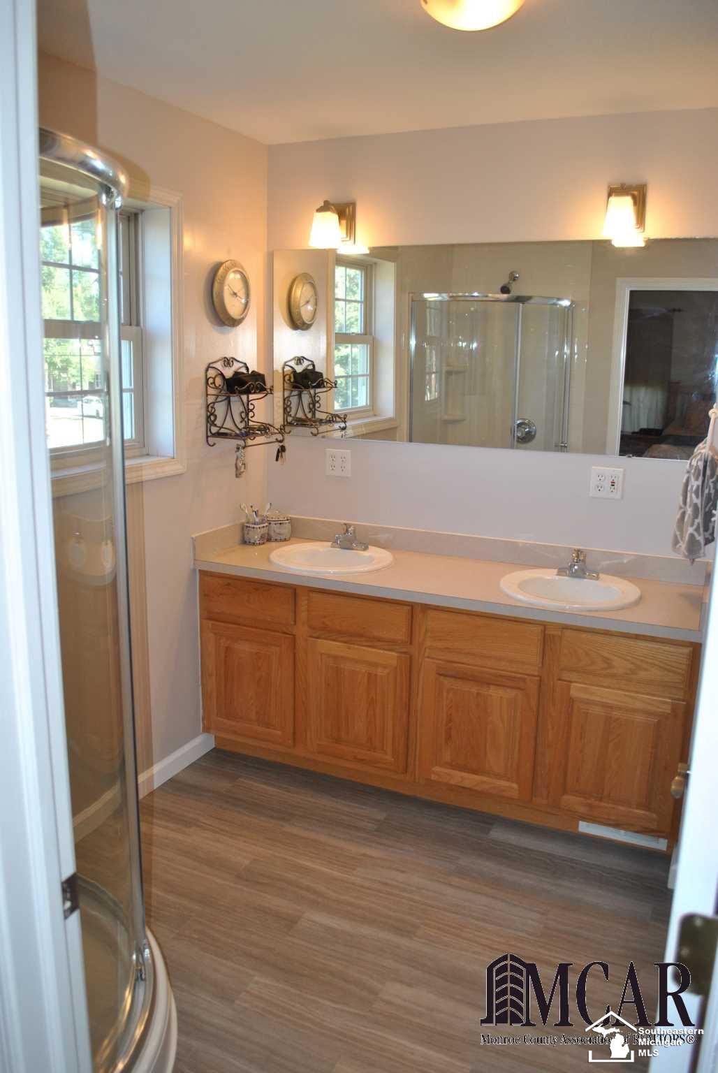 4749 East Dunbar Road Monroe, MI 48161 - Photo 16 of 37 21477087-15.JPG