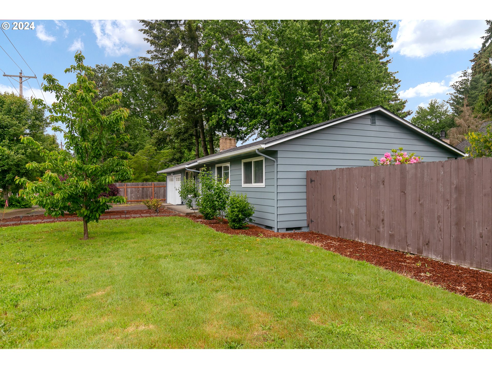 13675 Southeast King Road Happy Valley, OR 97086 - Photo 4 of 29 Gallery Image 4
