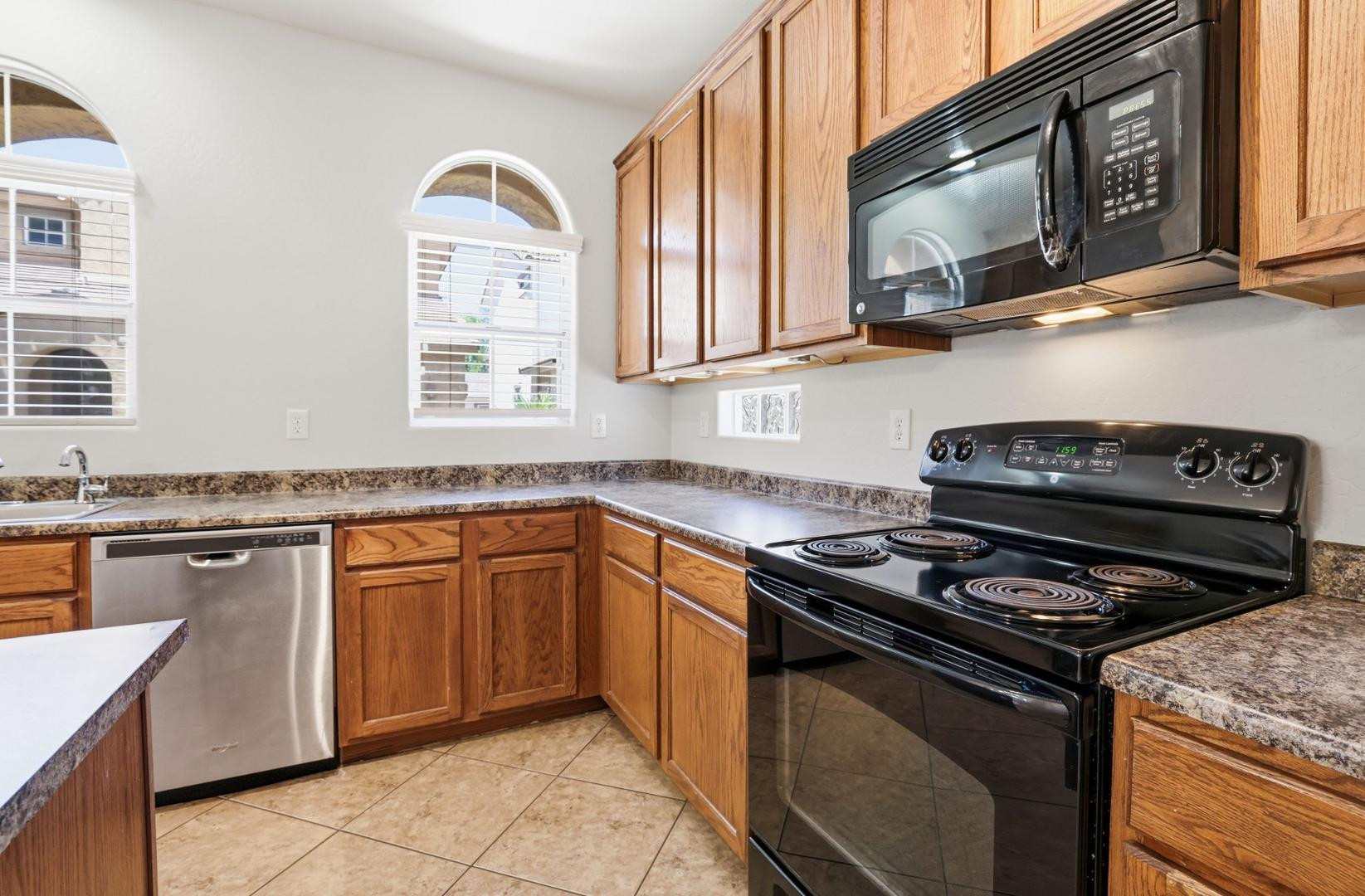 4043 East Milky Way Gilbert, AZ 85295 - Photo 8 of 30 Photo #8