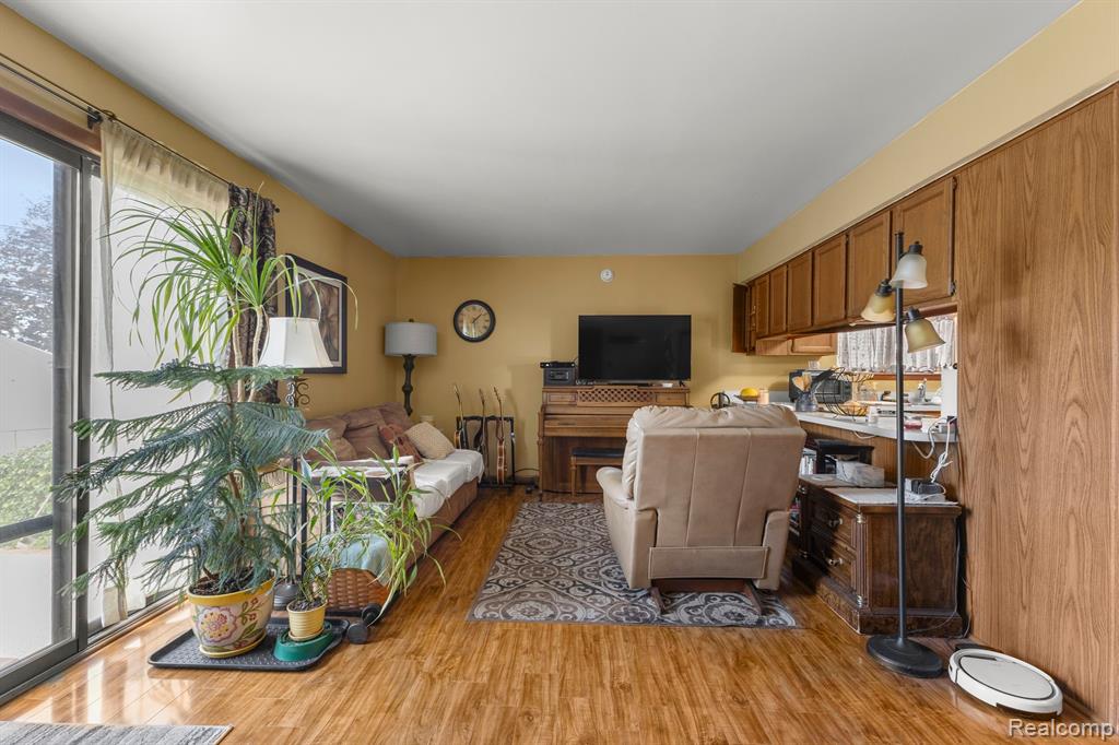 8466 Allen Road Allen Park, MI 48101 - Photo 15 of 50
