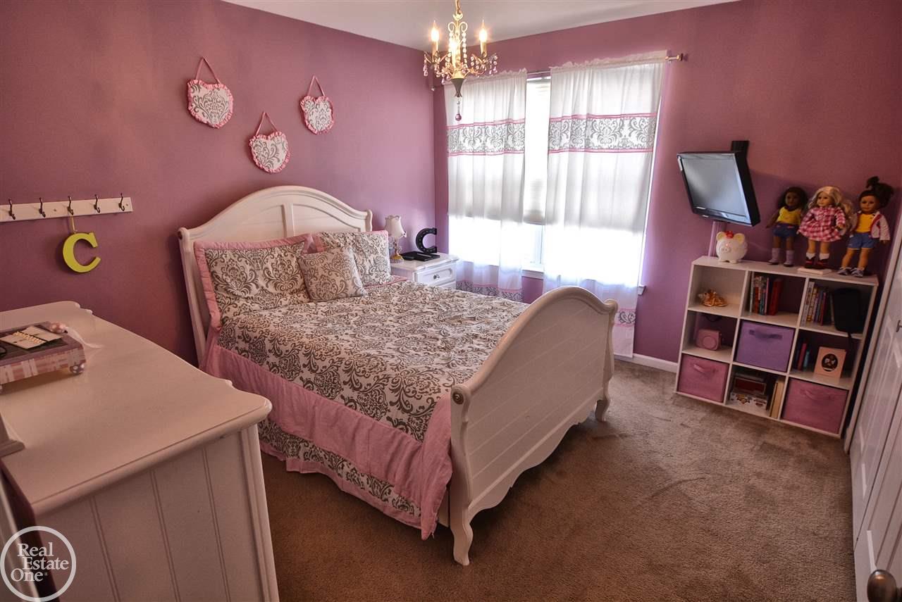 47883 Gloede Road Macomb, MI 48044 - Photo 27 of 38 31324759-26.JPG