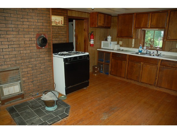 121 Pidgeon Road West Salisbury, VT 05769 - Photo 8 of 16