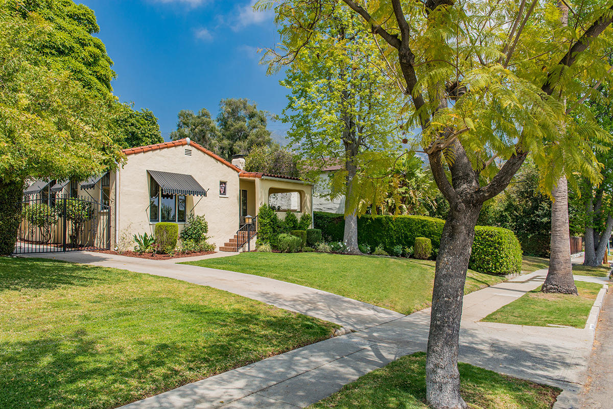 1843 Vistillas Road Altadena, CA 91001 - Photo 2 of 39 041221_Vistillas_Rd_JAS-0010_LowRes