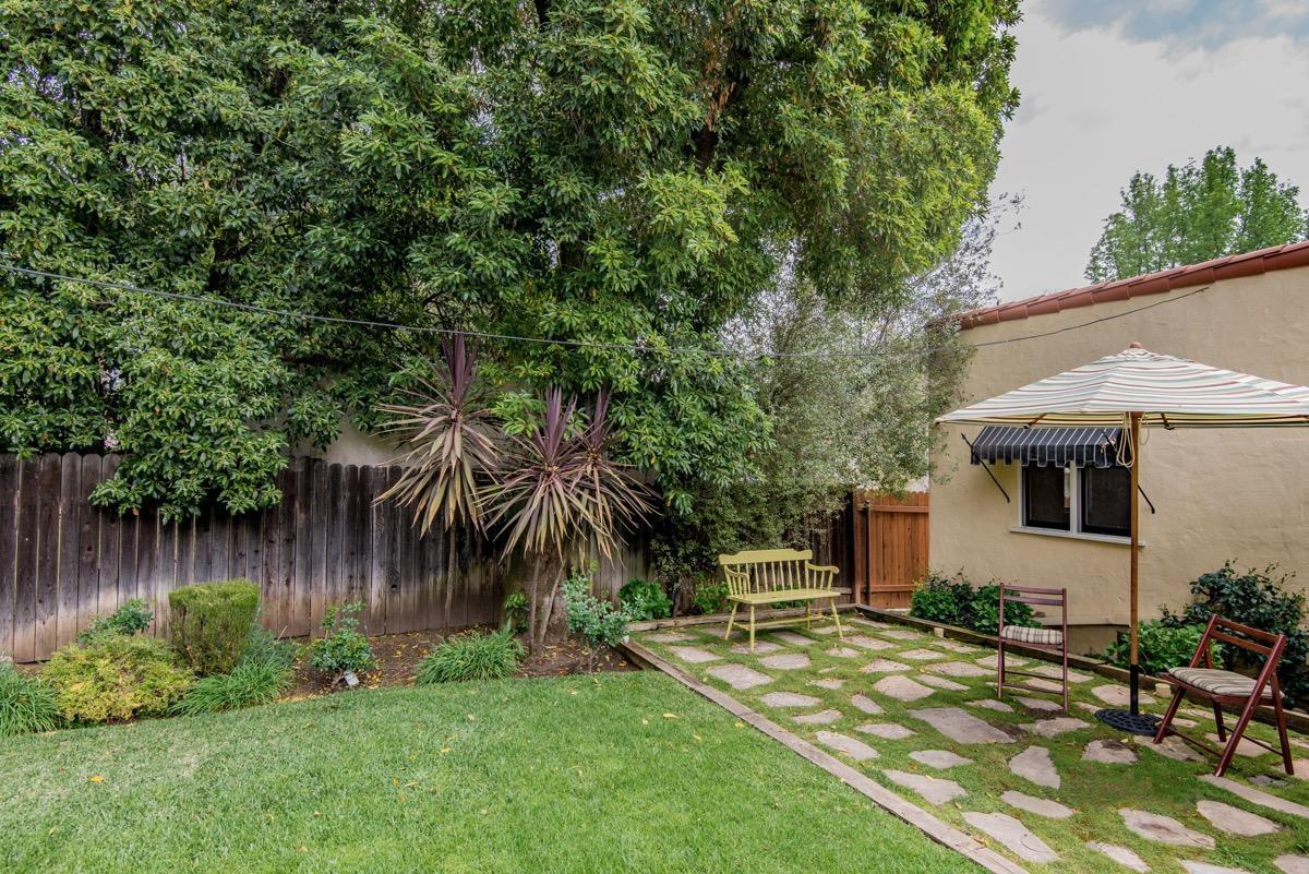1843 Vistillas Road Altadena, CA 91001 - Photo 32 of 39 041221_Vistillas_Rd_JAS-0100_LowRes