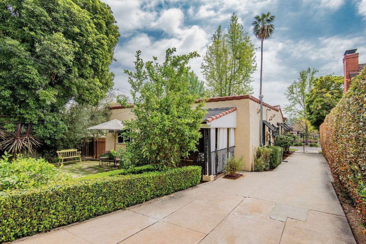 1843 Vistillas Road Altadena, CA 91001 - Photo 38 of 39 041221_Vistillas_Rd_JAS-0059_LowRes