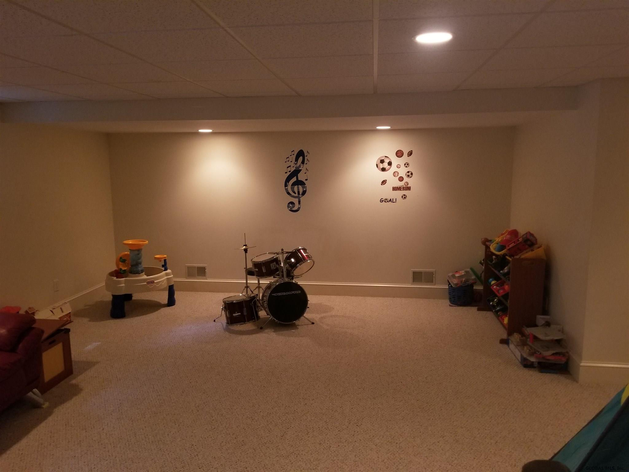 513 Dawson Road Bethlehem, NY 12054 - Photo 13 of 40 Photo 17