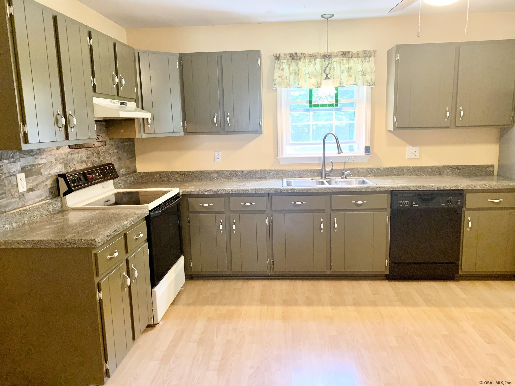 963 Benedict Road Ballston, NY 12019 - Photo 17 of 63 Photo 18