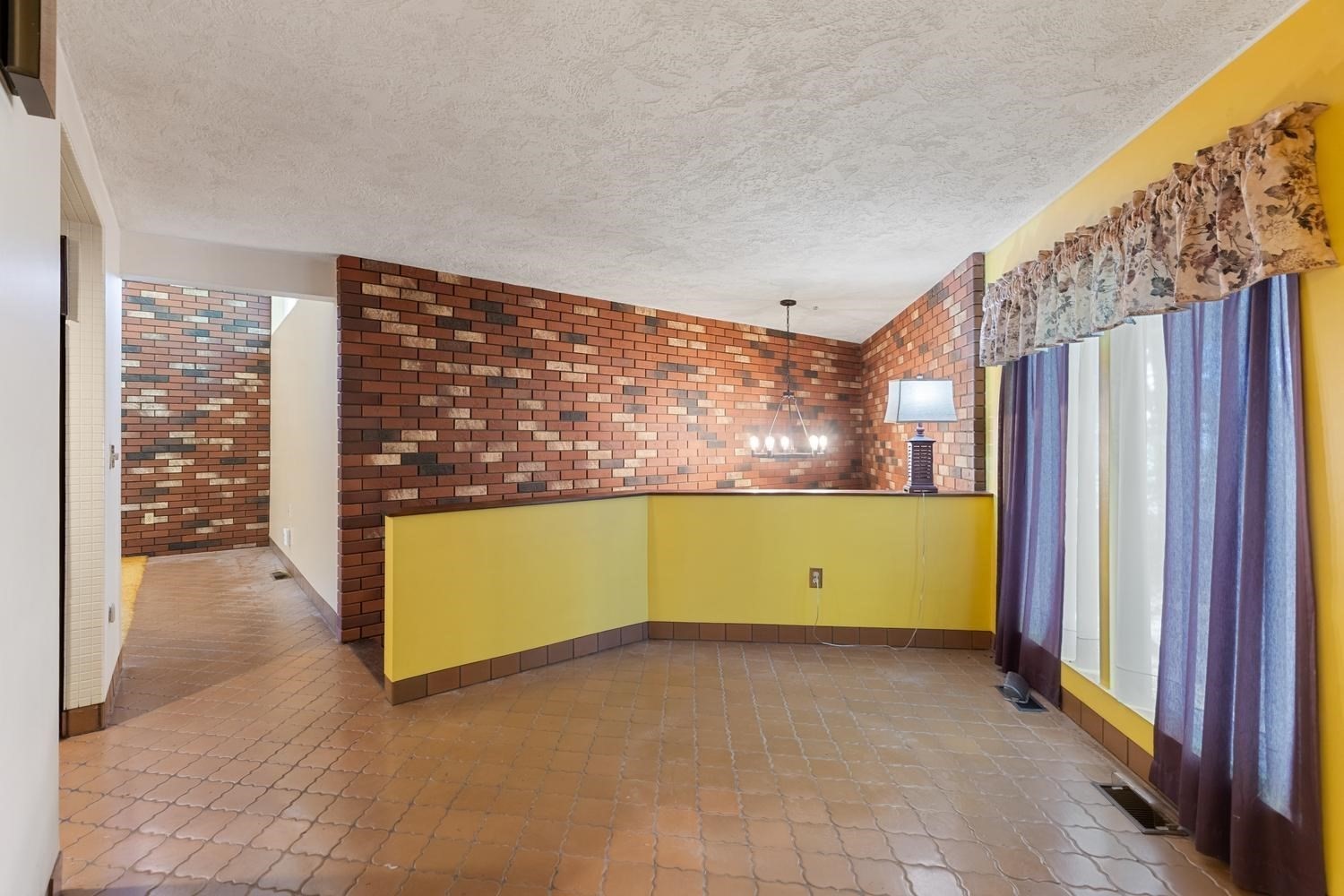 1748 Trapelo Road Waltham, MA 02451 - Photo 12 of 36 Gallery Image 12