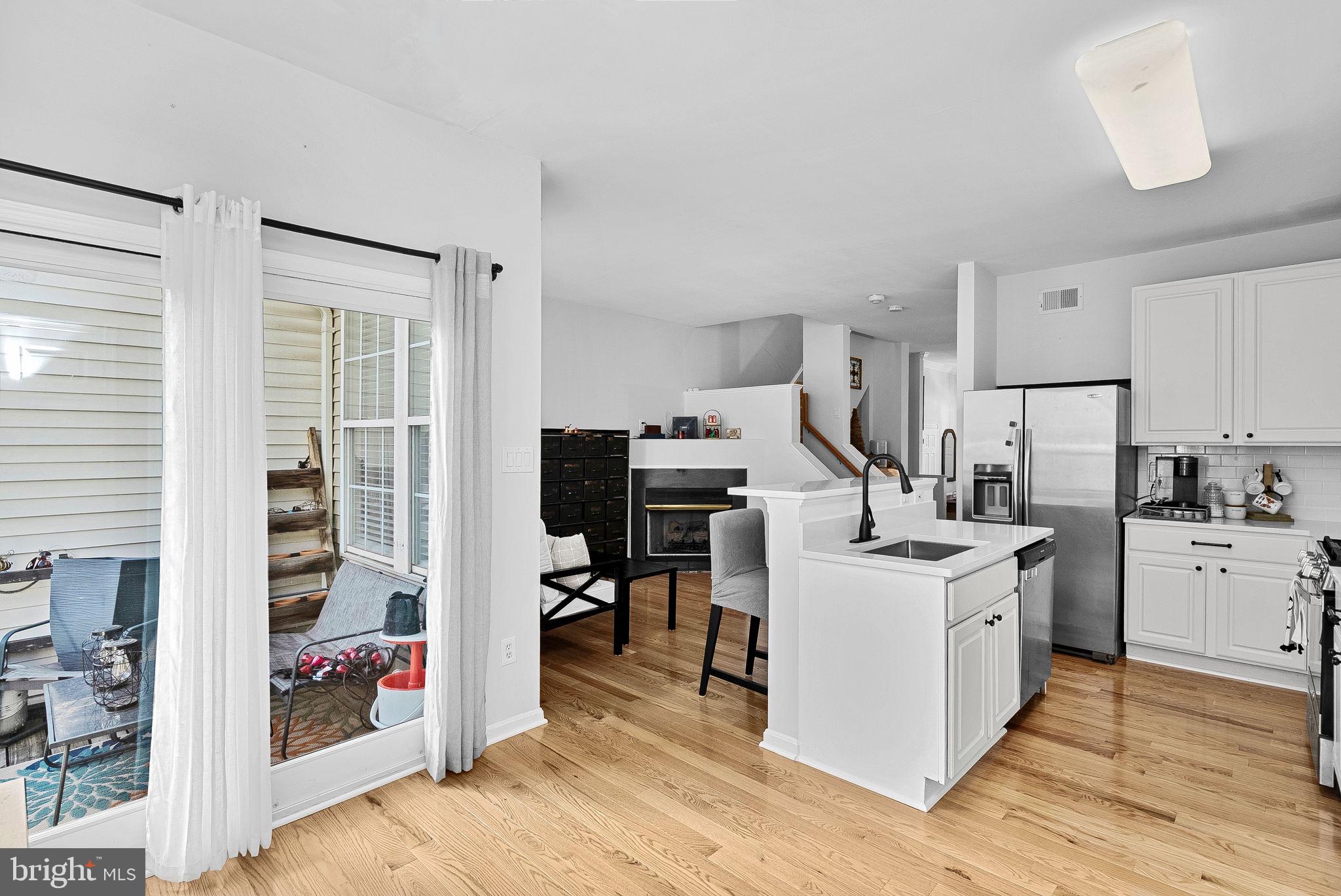 43189 Riders Square Broadlands, VA 20148 - Photo 11 of 67 Sunroom with breakfast area