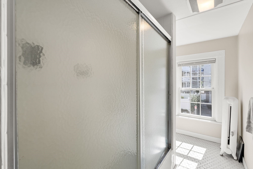 40 Victory Road Boston, MA 02122 - Photo 19 of 39