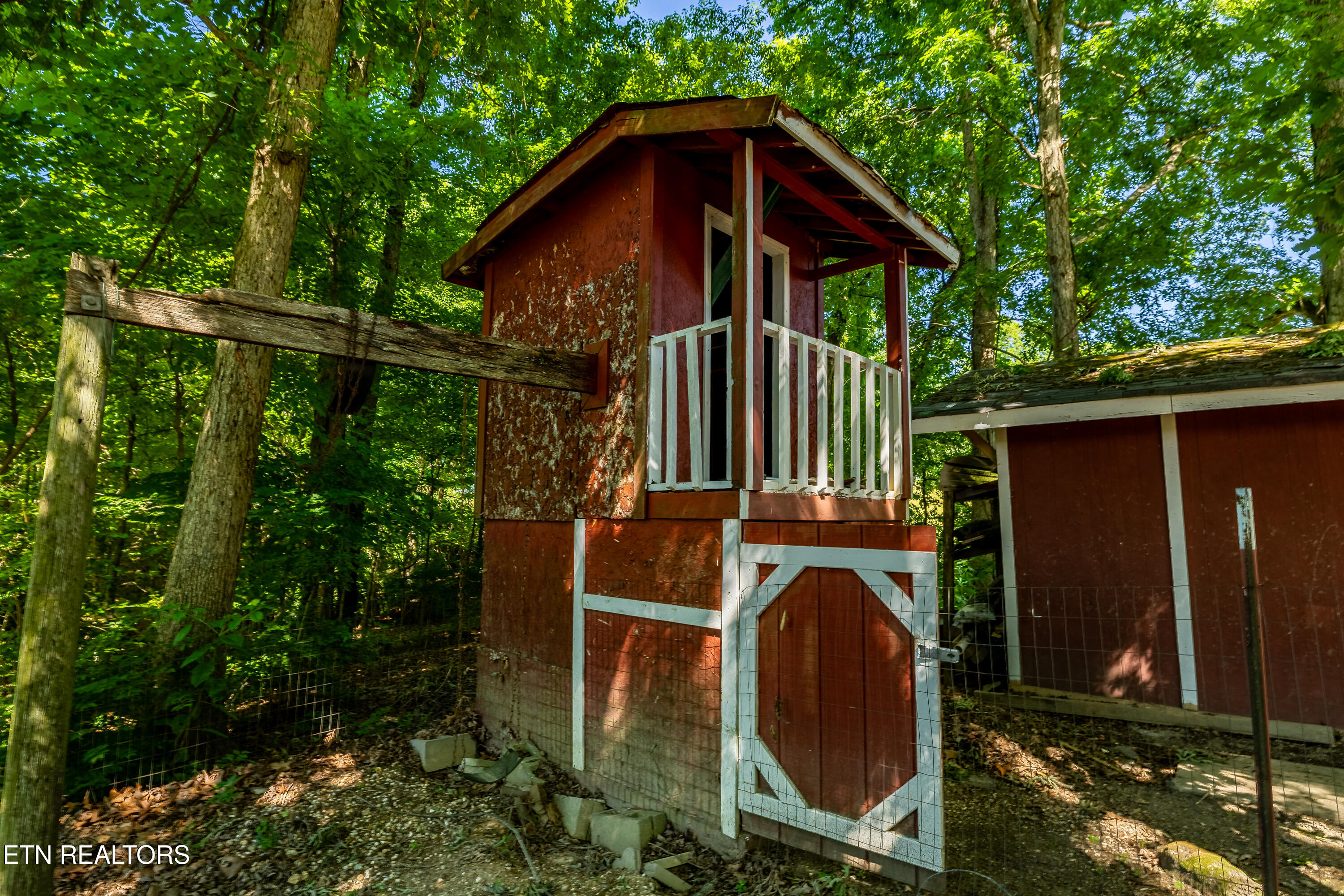 8518CoppockRd-36