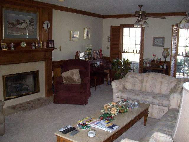 321 East Hedge Road Aiken, SC 29801 - Photo 7 of 21 Living Room