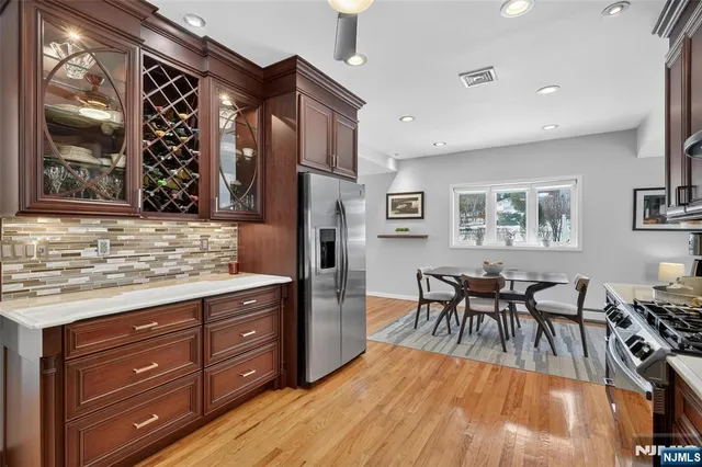 $925,000 | 90 Birchwood Terrace, Wayne, NJ 07470